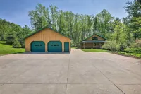 'The Red Pine Cabin' w/ Private Pond & Dock! - 3-Sterne