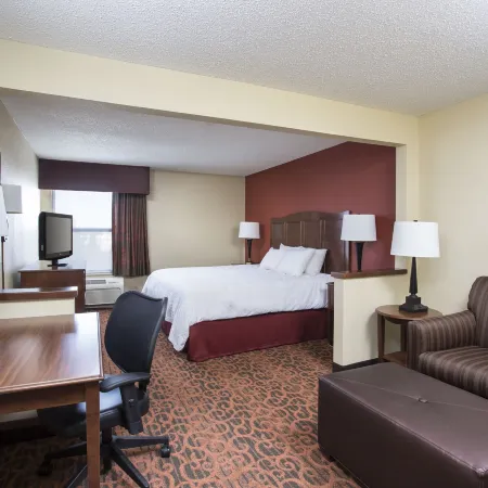 Hampton Inn Shawnee
