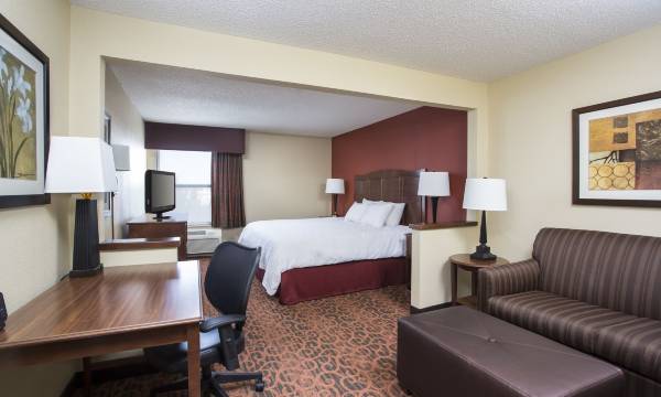 Hampton Inn Shawnee