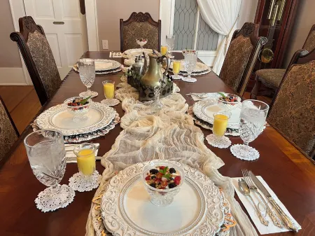 Benefield House Bed & Breakfast