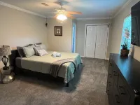 Large Remodeled Central Located Minutes to the Beach & Downtown Free Big Parking