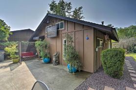 Modern Entertainment Getaway Off Sacramento River!