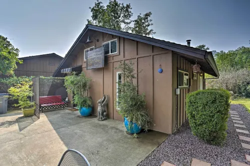 Modern Entertainment Getaway Off Sacramento River! Hotel a Anderson