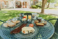 Alpine Bed and Breakfast - breakfast