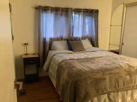 Bayview mobile, brightly renovated , ocean view, close to amenities .