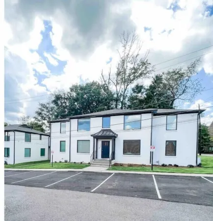 Delightful 2 BR Condo Downtown Homewood Отели рядом с достопримечательностью «Университет Самфорд»