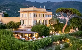 Villa Riviera Resort