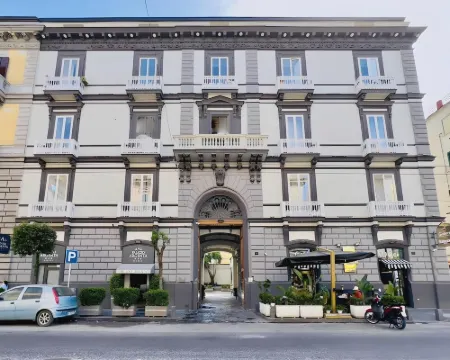 ホテル パラッツォ アルジェンタ ナポリのホテル