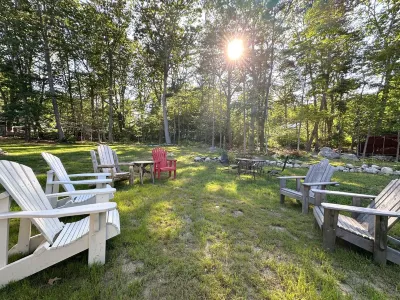 New Home! Sleeps 10 4Bdrm/4Bath Private Lot- Jenness Beach Gem!