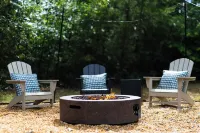 Luxe Family Cabin w Hot Tub, Sauna, Game Room, & Fire Pit. Only 10 Min to Helen Các khách sạn gần Anna Ruby Falls