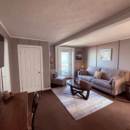 Coastal Living in the heart of St. Ignace.