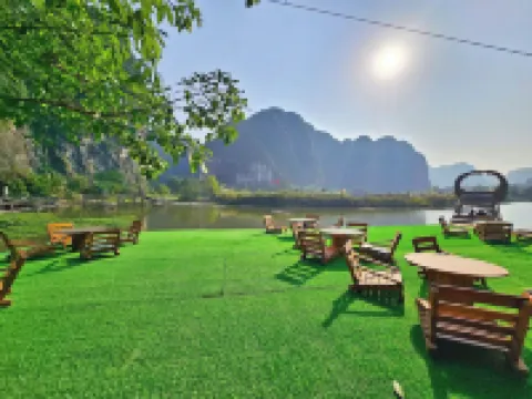 An Riverside Ecolodge