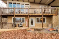 Chestnut by AvantStay Mountain Cabin w Treetop Views Hot Tub Game Room Hotels in der Nähe von Smoky Mountain Ziplines