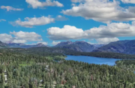 Modern 3BR Alpine Cabin, Mtn Views, Deck, Nearby Lakes and Purgatory Skiing