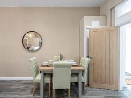 Peace Retreats Apartment - Pwllheli