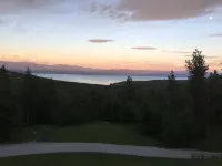 5 Star Private Gated Luxury 3 King Bedroom Estate Lodge Lake Views EV Charger