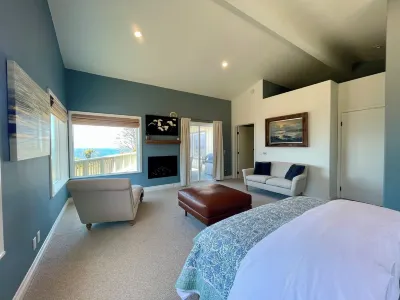 Pelican Point -- Oceanfront Blufftop on 1 Acre, Hot Tub, Dog Friendly! Hotels near Thank You Very Much Inc