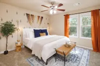 4bd/4bath w/ Community Pool & Beach Volleyball - 6mins to Kyle Field