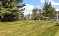 Modern family-friendly home with private beach access on Newfound Lake