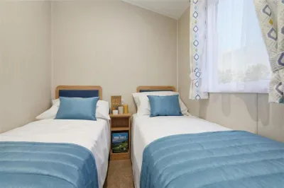 Cayton Bay Kestrel40