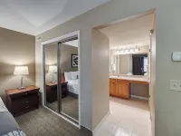 Eastlake Suites Hotel & Conference Center by OYO Urbana Hotels in Cunningham Township