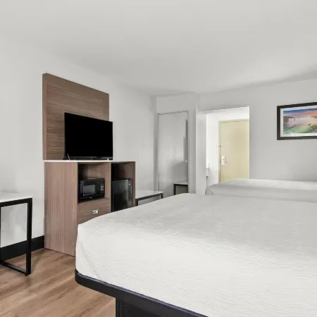 Baymont by Wyndham Batavia - Darien Lake