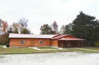 Charming 3-bedroom rustic cabin with WiFi in wonderful Williamsburg