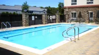 Holiday Inn Express & Suites LONG ISLAND-EAST END by IHG - Pools