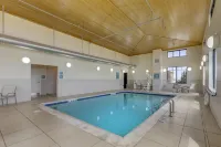 Best Western Plus Hudson Hotel  Suites - Pools