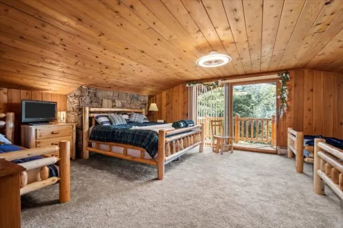 Cheerful 5 Bedroom Mountain House - Bearfoot Pines Hotels in Saltlick Township