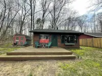 Cheerful cottage with 4 private beach accesses!!!!
