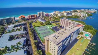 Spectacular views, beach just steps, right across the street! Hotels in Redington Shores
