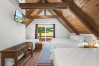 Boondock Bliss - Lakefront, Private Dock Sleeps 15!