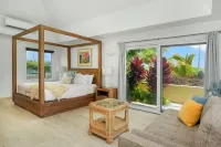 Grand Hawaiian Retreat–Volcano & Golf Course Views, Beach Club, Pool, Golf Carts