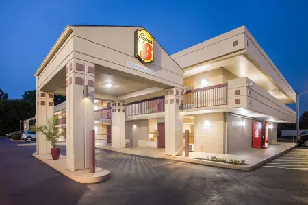 Super 8 by Wyndham Commerce