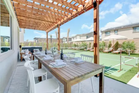 Charming 7-bedroom house Pickleball+Spa+Pool+BBall+13Beds