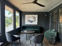 Lakeview Lounge Group-friendly Near Hefner LW Hotels in Warr Acres