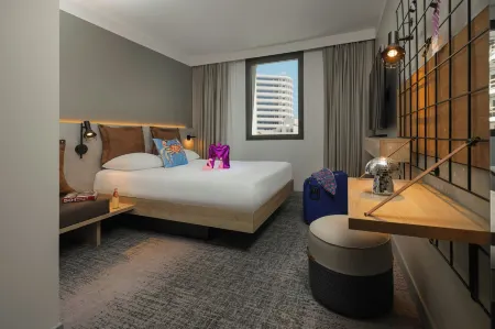 Moxy Nice Отели рядом с достопримечательностью «Альянц Ривьера»