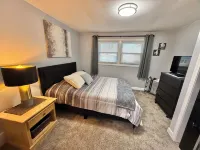 Charming 3-bedroom house with WiFi, AC in lovely Green Bay- close to Lambeau