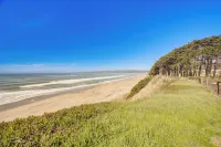 Swim, Golf & Relax: Luxe Townhome in Aptos - Wifi