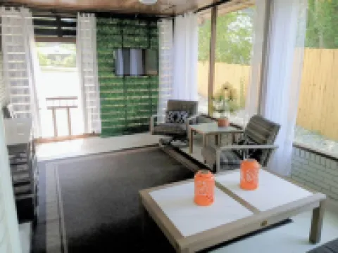 Spacious & Comfortable 3Br Home Near ATL Airport, Family-Friendly, Fast Wi-Fi