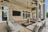 Resort POOL! - Game-Room! - 8 Min to Savannah - Free Parking!