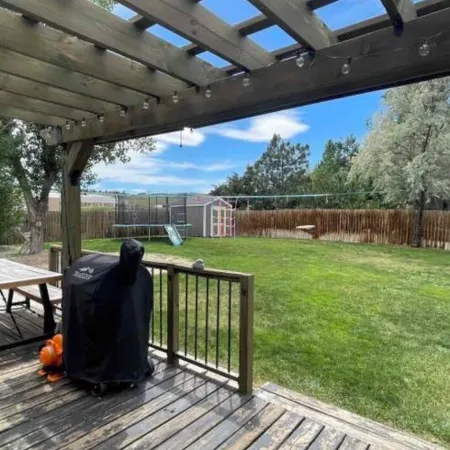 Family-Friendly Home Near Yellowstone w/ Yard, BBQ & Outdoor Adventures Отели в г. Термополис