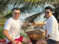 Beachfront Paradise Boutique Hotel - Bares