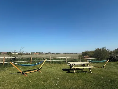 Longère on the edge of the Havre, charming house, breathtaking views, peaceful setting. Hotels in Portbail