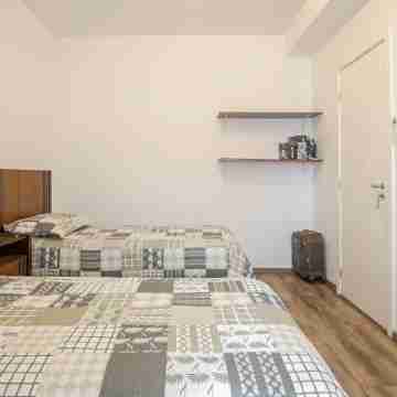 SANTOS - ENTIRE APT WITH SWIMMING POOLS, LEISURE AND COVERED GARAGE IN THE CONDOMINIUM Rooms