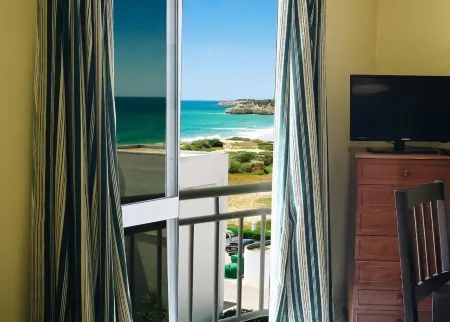 Sea View 5C - Férias Relaxantes em Frente à Praia