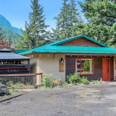 Hopes Hidden Gem, Two Bedroom Cozy House.