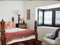 Sea Urchin | Entire Villa in Treasure Beach فنادق في 