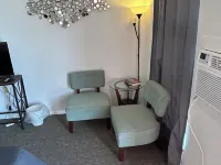 Remodeled two queen bed unit 11 studio with AC, Heat and fast WiFi in Fillmore Hotels in Fillmore